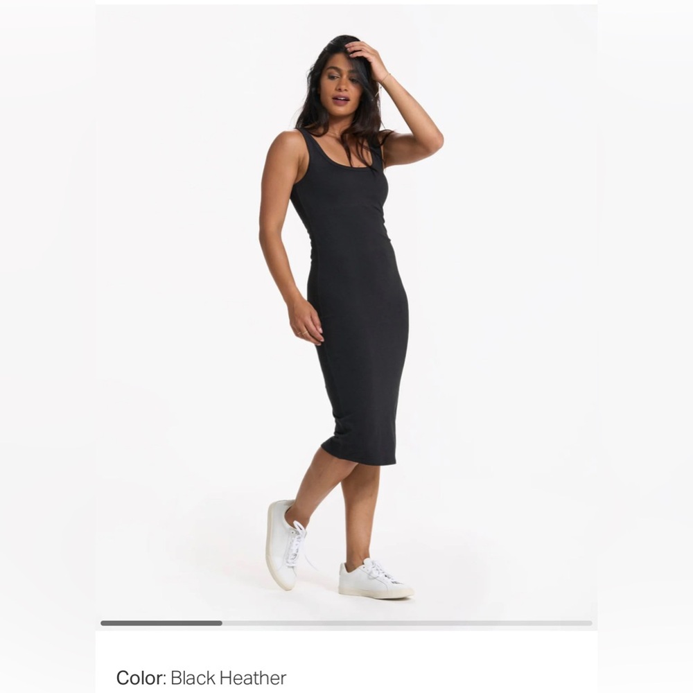 BNWT Vuori Halo Essentials Dress in small black